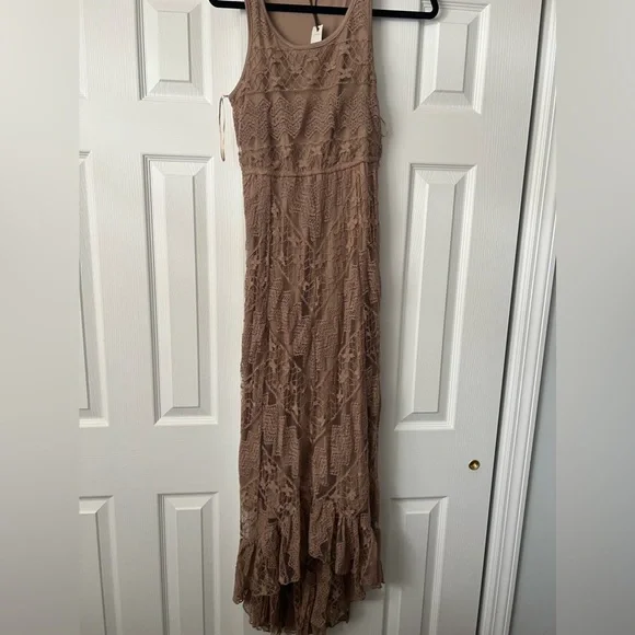 Solitaire Dresses | Nwt Solitaire Lace Maxi Dress With High Low Detail In Front | Color: Tan | Size: S | Pkolivieri's Closet